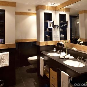 Suite executive
